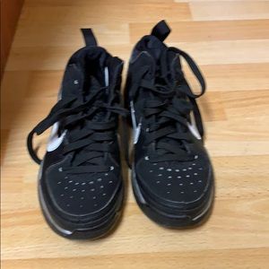 Nike Shoes - Nike basketball shoe Nike Shoes - Nike basketball shoe